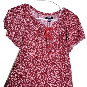 Red floral flutter sleeve blouse size S shortsleeve Chaps tie neckline